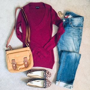 Express Cozy V Neck Sweater Magenta Wine Burgundy